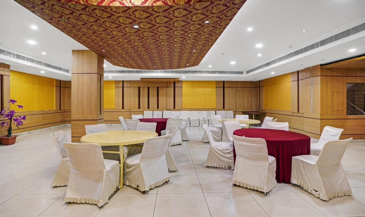 Treebo The Royal Cm, 4 Km From City Palace Jaipur Exterior photo
