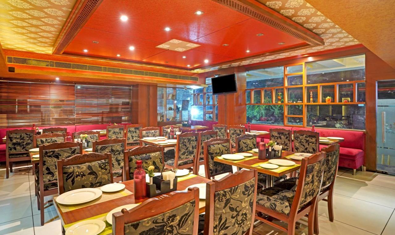 Treebo The Royal Cm, 4 Km From City Palace Jaipur Exterior photo